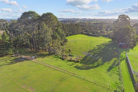 Photo of property in 370 Taupaki Road, Taupaki, Henderson, 0782