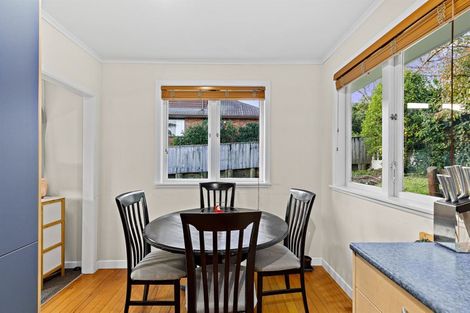 Photo of property in 17b Richards Avenue, Forrest Hill, Auckland, 0620