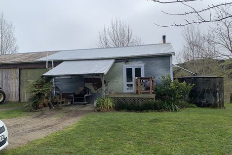Photo of property in 1471 Masterton Castlepoint Road, Tauweru, Masterton, 5889