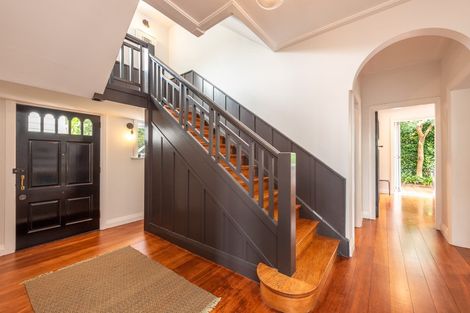 Photo of property in 9 Easdale Street, Kelburn, Wellington, 6012