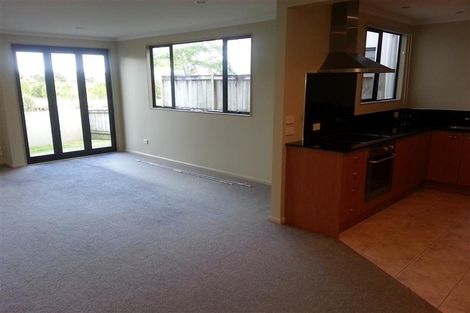 Photo of property in 2/25 Kellaway Drive, East Tamaki, Auckland, 2013