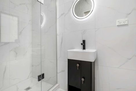 Photo of property in 4/1 Waters Place, New Lynn, Auckland, 0600