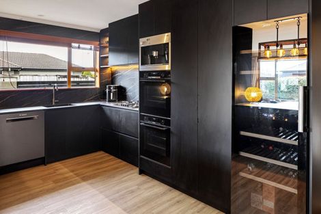 Photo of property in 18 Gibbston Close, Huntington, Hamilton, 3210