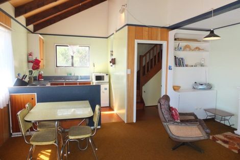 Photo of property in 10 Trafalgar Street, Foxton Beach, Foxton, 4815