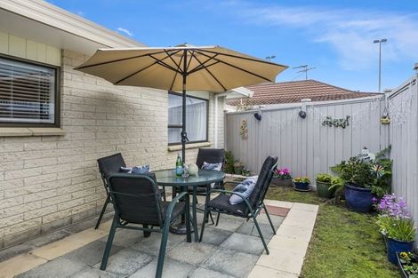 Photo of property in 1/218 Centreway Road, Orewa, 0931