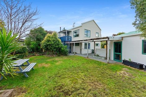 Photo of property in 8 Trig Hill Terrace, Waikanae Beach, Waikanae, 5036