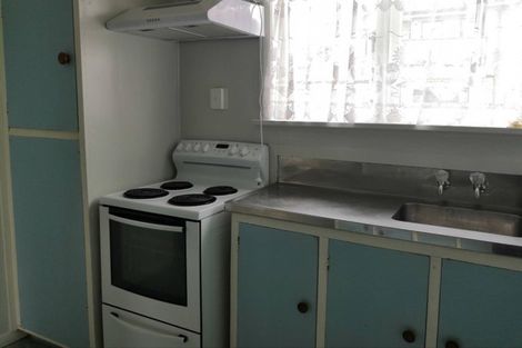 Photo of property in 33 Wairau Avenue, Avondale, Auckland, 1026