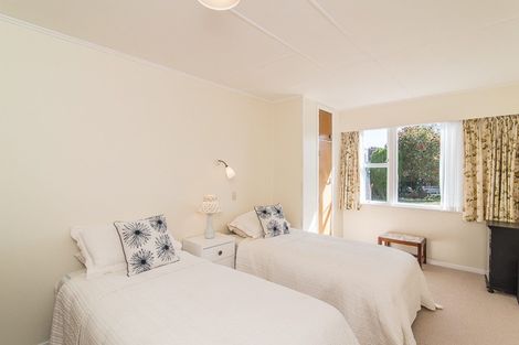 Photo of property in 3 Sunny Glen, Waikanae, 5036