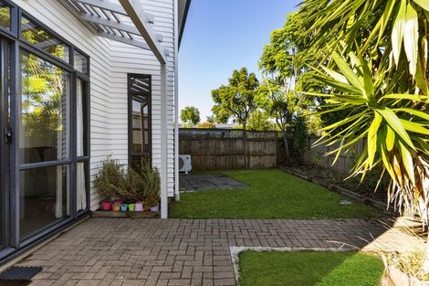Photo of property in 46/2 Armoy Drive, East Tamaki, Auckland, 2016