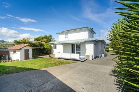 Photo of property in 27 Galway Avenue, Hokowhitu, Palmerston North, 4410
