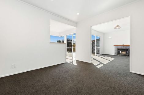 Photo of property in 33 Sunvue Road, Glen Eden, Auckland, 0602