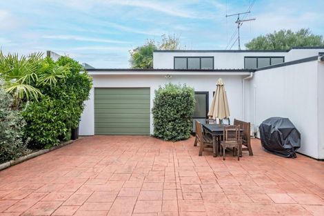 Photo of property in 20 Campbell Street, Leamington, Cambridge, 3432