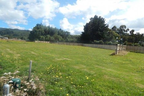 Photo of property in 1 Mckerrow Place, Featherston, 5710