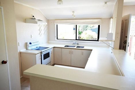 Photo of property in 3 Chardon Place, Henderson, Auckland, 0612