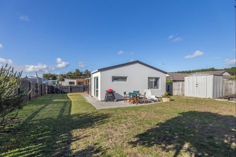 Photo of property in 21 Rua Avenue, Waitarere Beach, Levin, 5510