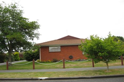 Photo of property in 52 Cowes Street, Avondale, Christchurch, 8061