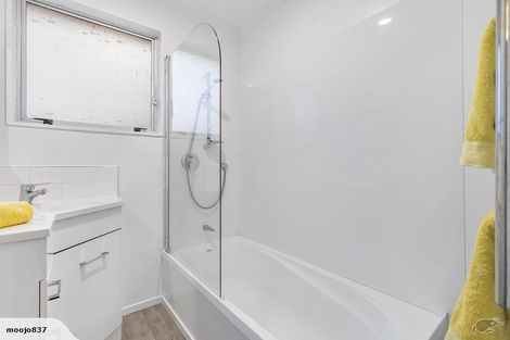 Photo of property in 2/13 Hamurana Place, Te Atatu Peninsula, Auckland, 0610