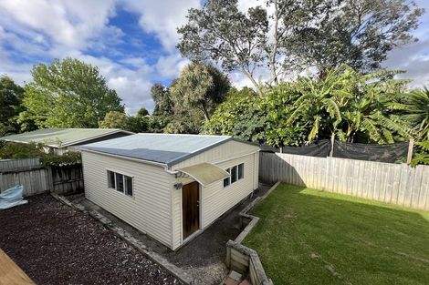Photo of property in 25 Crompton Road, Massey, Auckland, 0614