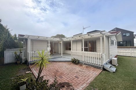 Photo of property in 6 Salamanca Road, Sunnynook, Auckland, 0620