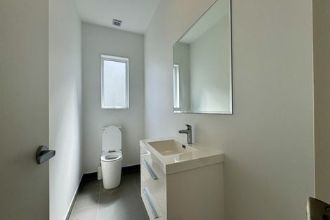 Photo of property in 31a Wairau Road, Forrest Hill, Auckland, 0627