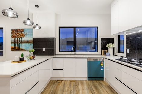 Photo of property in 4 Ahorangi Road, Silverdale, 0932