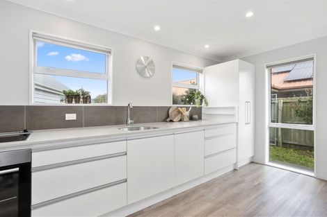 Photo of property in 33 Forest Drive, Parklands, Christchurch, 8083