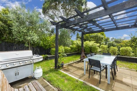 Photo of property in 44 Dowling Grove, Silverstream, Upper Hutt, 5019