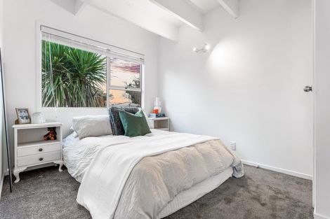 Photo of property in 1/29 Kemp Road, Massey, Auckland, 0614