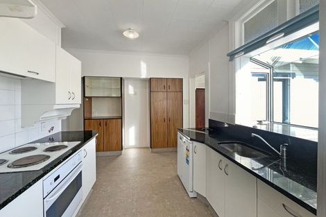 Photo of property in 25 Argyle Avenue, Takaro, Palmerston North, 4410