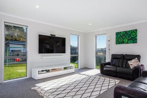 Photo of property in 24 Banks Boulevard, Whitby, Porirua, 5024