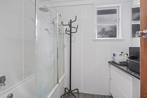 Photo of property in 17 Allenby Street, Bader, Hamilton, 3206