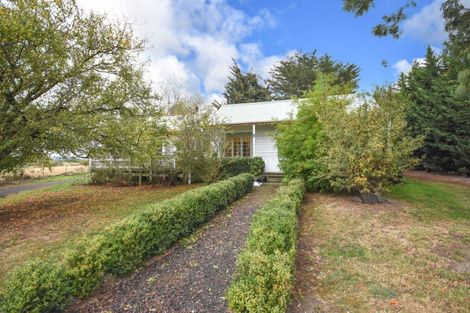 Photo of property in 369 Maungatua Road, Woodside, Outram, 9073
