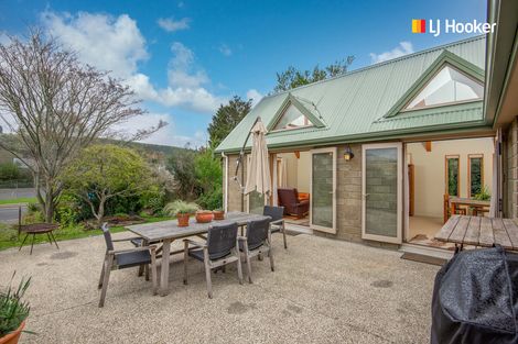 Photo of property in 19 Skerries Street, Outram, 9019