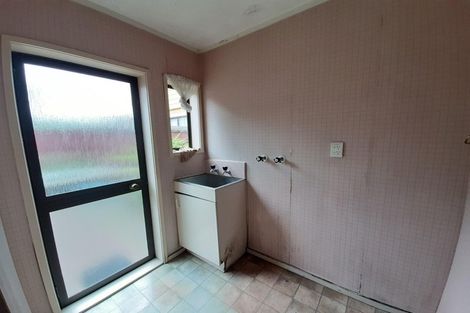 Photo of property in 2/58 Hayr Road, Three Kings, Auckland, 1042