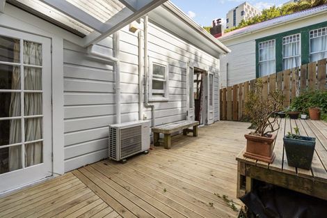 Photo of property in 38 Devon Street, Aro Valley, Wellington, 6021