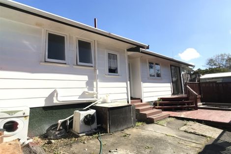 Photo of property in 49 Riverpark Crescent, Henderson, Auckland, 0610