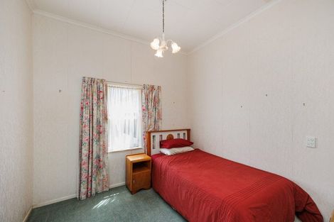 Photo of property in 30 Ngahina Street, Marton, 4710