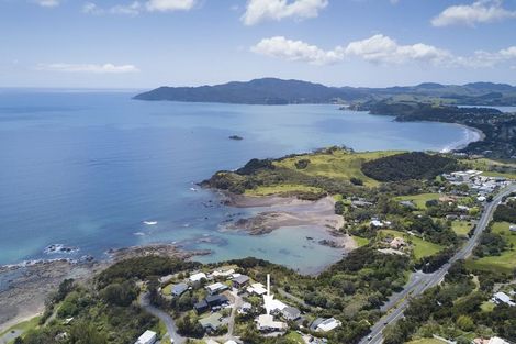 Photo of property in 25 Powells Road, Cable Bay, 0420