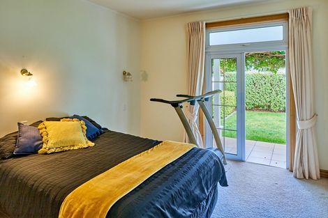 Photo of property in 137 Kings Crescent, Hutt Central, Lower Hutt, 5010