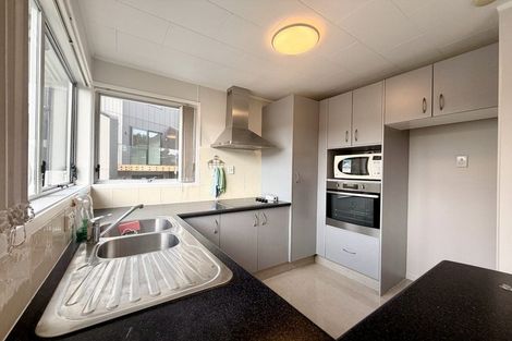 Photo of property in 6 Salamanca Road, Sunnynook, Auckland, 0620