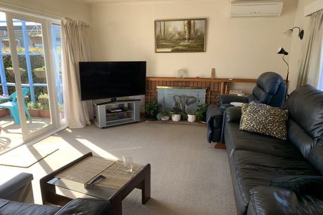 Photo of property in 521 East Coast Road, Murrays Bay, Auckland, 0630