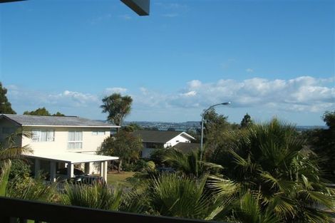 Photo of property in 55 Chatswood Grove, Chatswood, Auckland, 0626