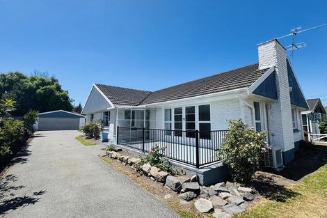 Photo of property in 10 Ambleside Drive, Burnside, Christchurch, 8053