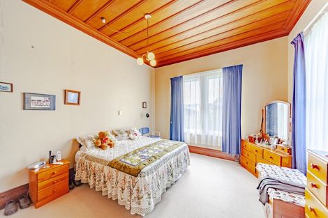 Photo of property in 23 Domain Road, Waipawa, 4210