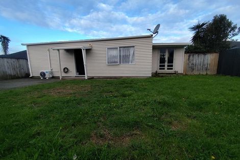 Photo of property in 8 Durham Street, Te Atatu Peninsula, Auckland, 0610
