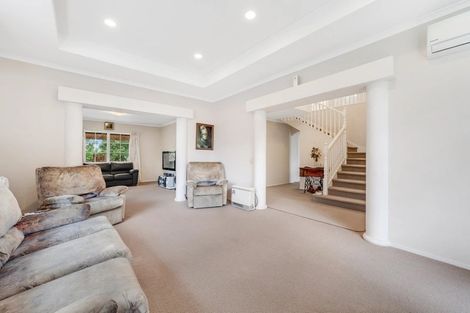 Photo of property in 198 Botany Road, Botany Downs, Auckland, 2010