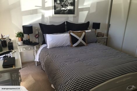 Photo of property in 20 Portsea Place, Chatswood, Auckland, 0626