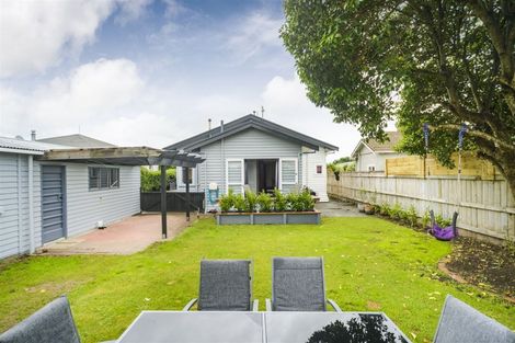 Photo of property in 27 Lyndhurst Street, Takaro, Palmerston North, 4412
