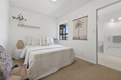 Photo of property in 317b Devonport Road, Tauranga, 3110