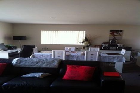 Photo of property in 4 Popokatea Drive, Takanini, 2112